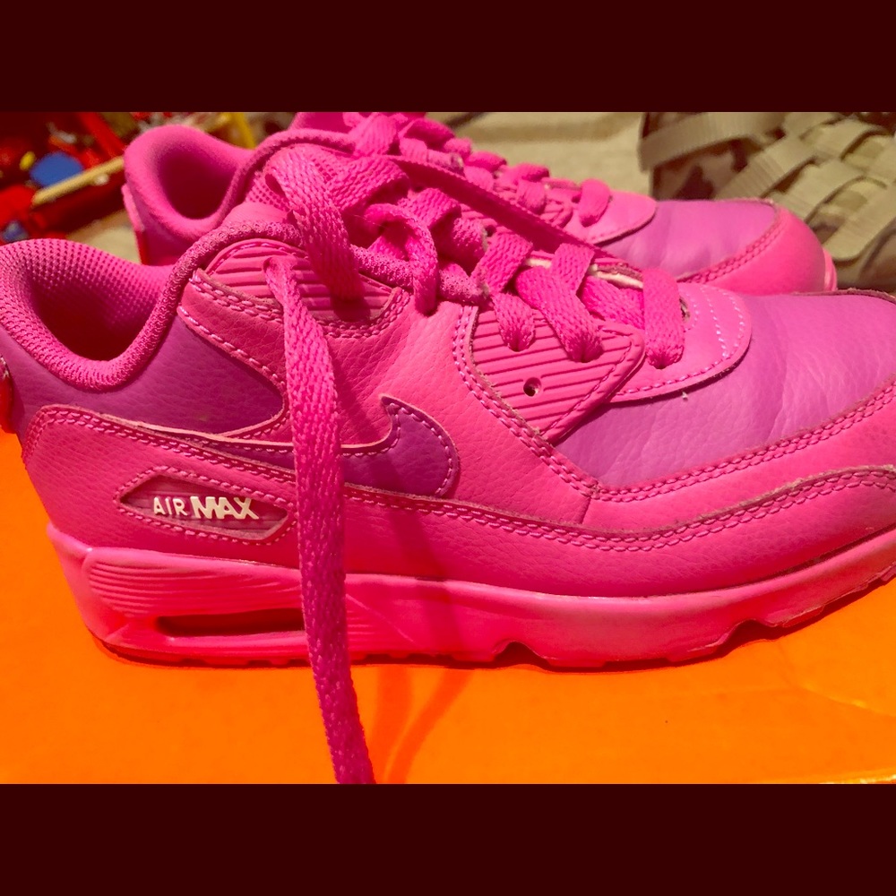 Girls Nike air max’s